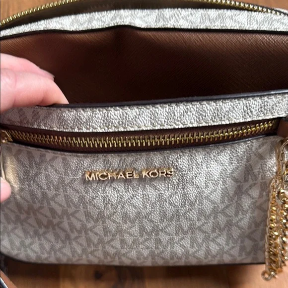 Michael Kors Beige Handbag - Picture 6 of 8